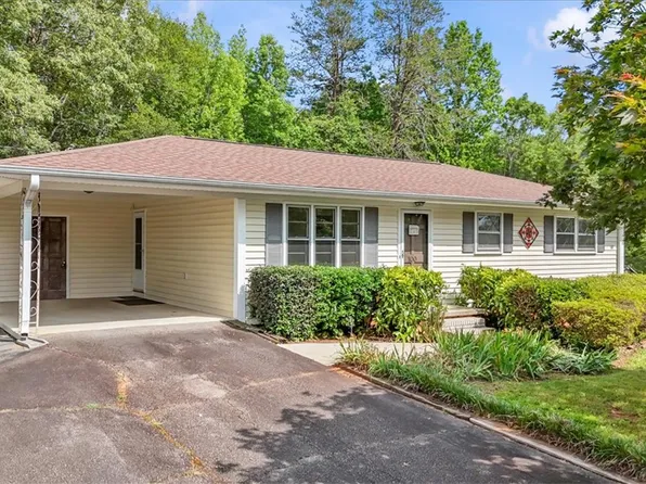 100 Colonial Ct, West Union, SC 29696