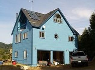 305 Oak Dr, Whitethorn, CA 95589