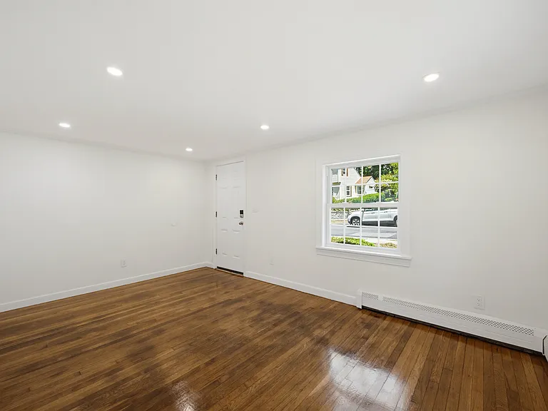 88 Deforest St — Photo 15