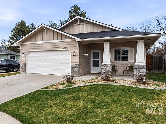 3rd image of 3076 N Penny Royal Pl