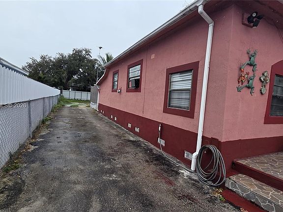 5th image of 2764 NW 31st St