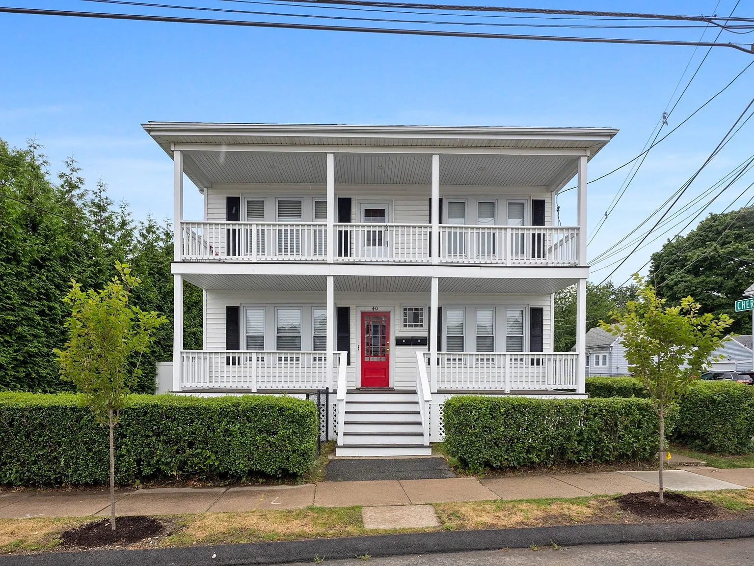 3 bed, 1.0 bath, 1500 sqft, $3,500 — Photo 2