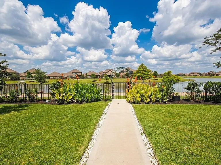 24818 Harvest Elm Ct — Photo 38