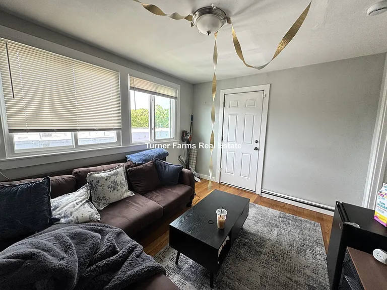 94 E Cottage St #3R — Photo 18