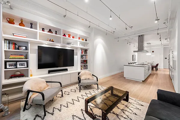 Sold by Nest Seekers International | media 1