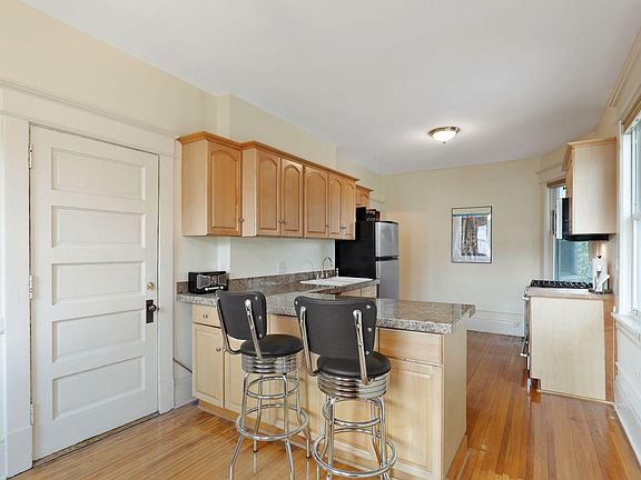 5th image of 630 Marshall Ave APT 3