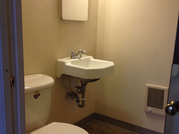 5th image of 412 E North Bend Way #10312047
