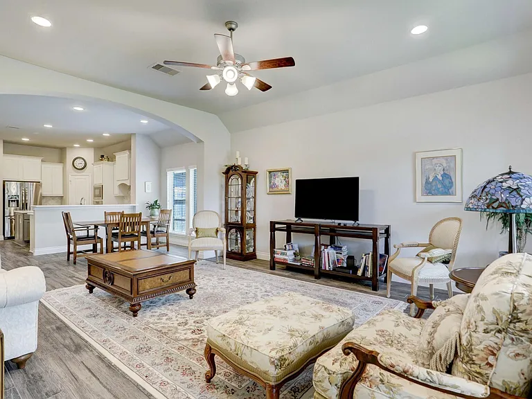 8126 Silverspot Ln — Photo 22