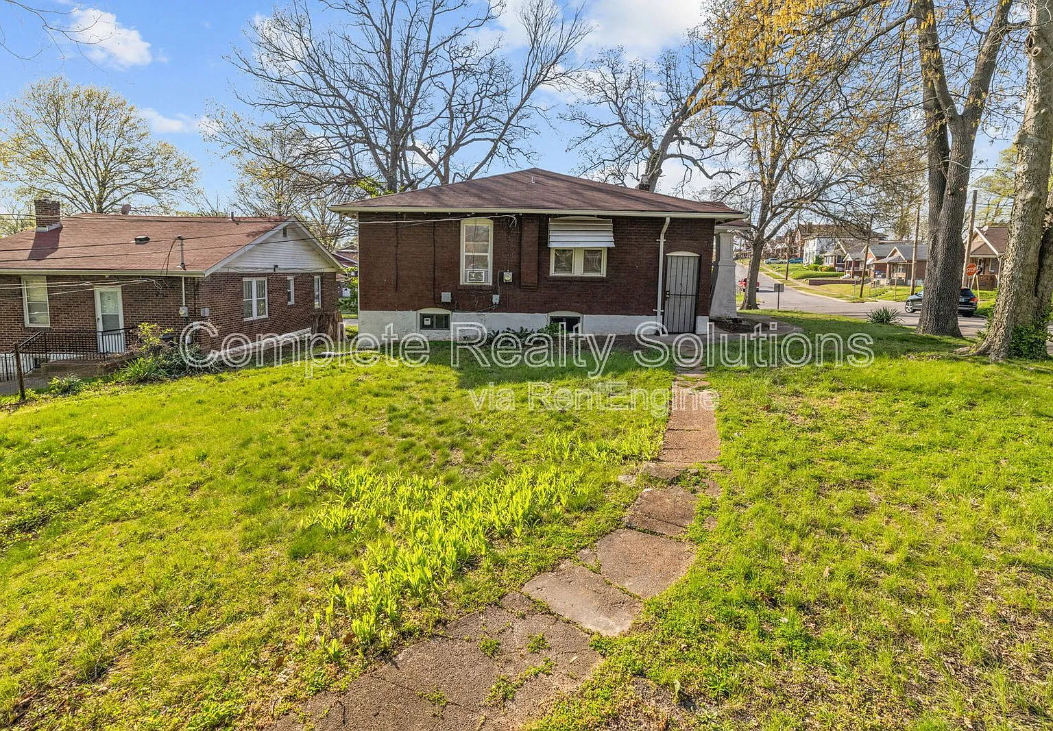 2 bed, 1.0 bath, 1032 sqft, $1,195 — Photo 3