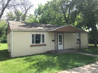 910 E North St, Pontiac, IL 61764