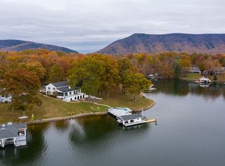 1078 Rufus Dr, Huddleston, VA 24104