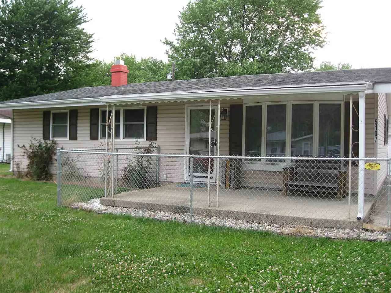5107 Ojibway Dr photo 1