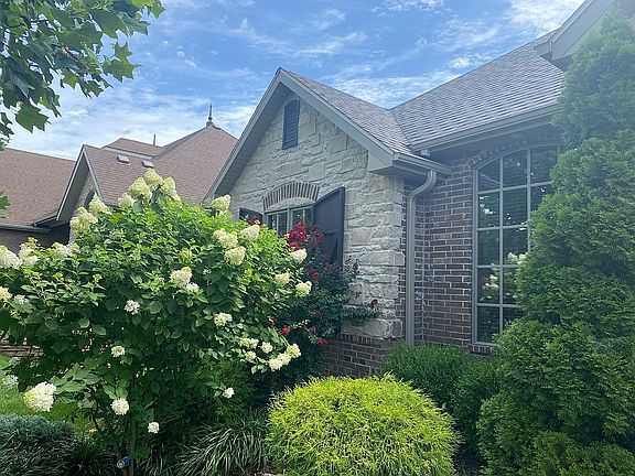 3rd image of 5910 S Grande Vista Dr