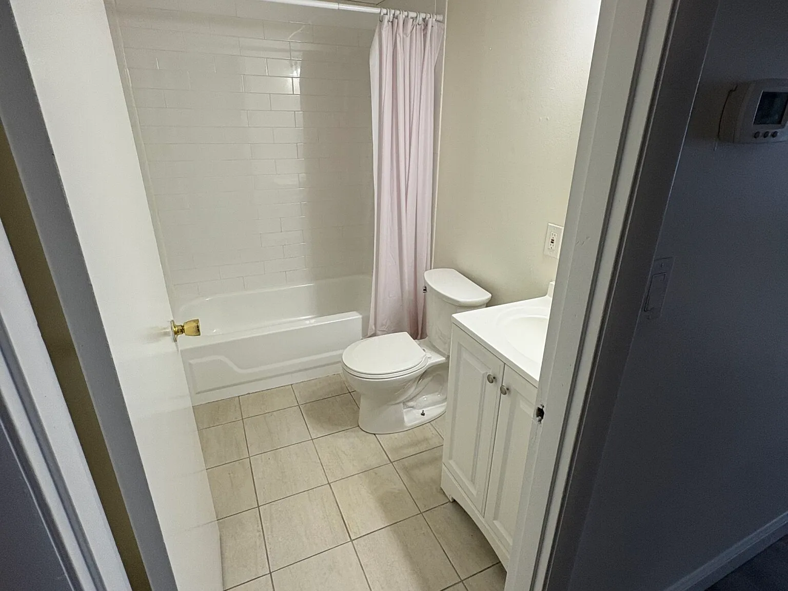 Studio, 450 sqft, $2,350 — Photo 4