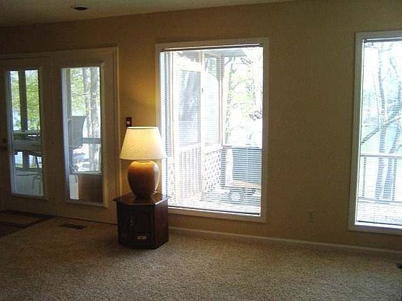 5th image of 35 Rogers Dr
