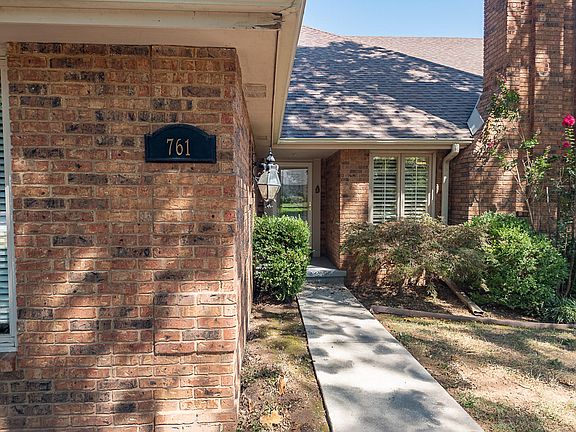 3rd image of 761 S Augusta Drive