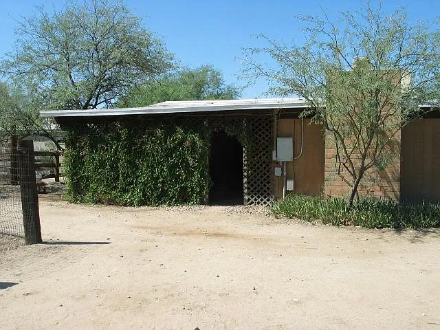 N Camino De Oeste, Tucson — Photo 2