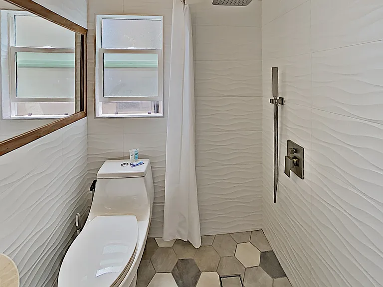 942 23rd St #A — Photo 28