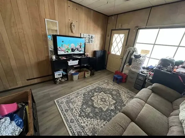 1310 W Walnut St, Coal Township, PA 17866