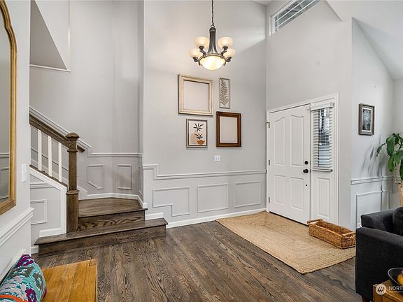 3rd image of 25403 Lake Wilderness Country Club Drive SE