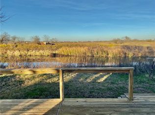 350 County Road 462, Elgin, TX 78621