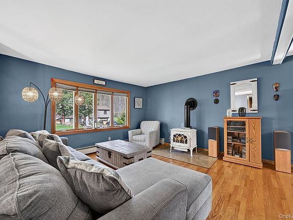4th image of 52 Wilson Road