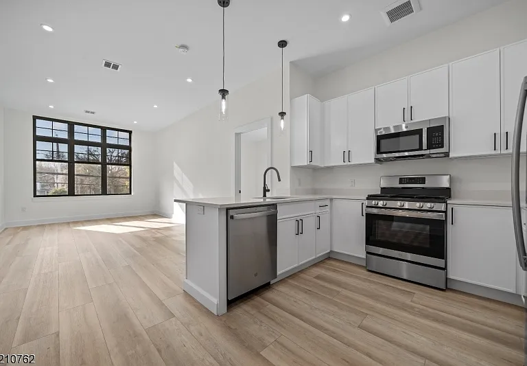 1 Union Ave #201 — Photo 1