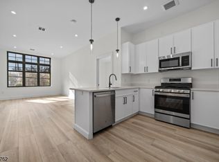 1 Union Ave APT 201, Cresskill, NJ 07626