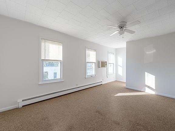 5th image of 88 Searing Ave #B