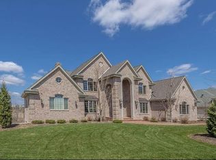19300 Compton Ln, Brookfield, WI 53045