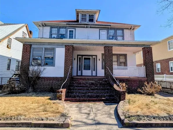 164 Beach 124 St, Rockaway Park, NY 11694