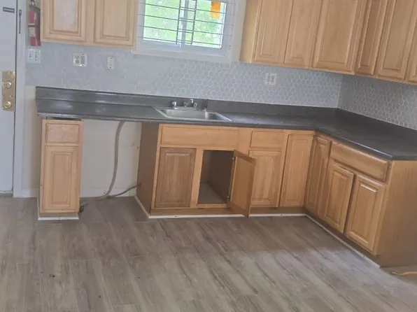 61 Oak Ave, Irvington, NJ 07111