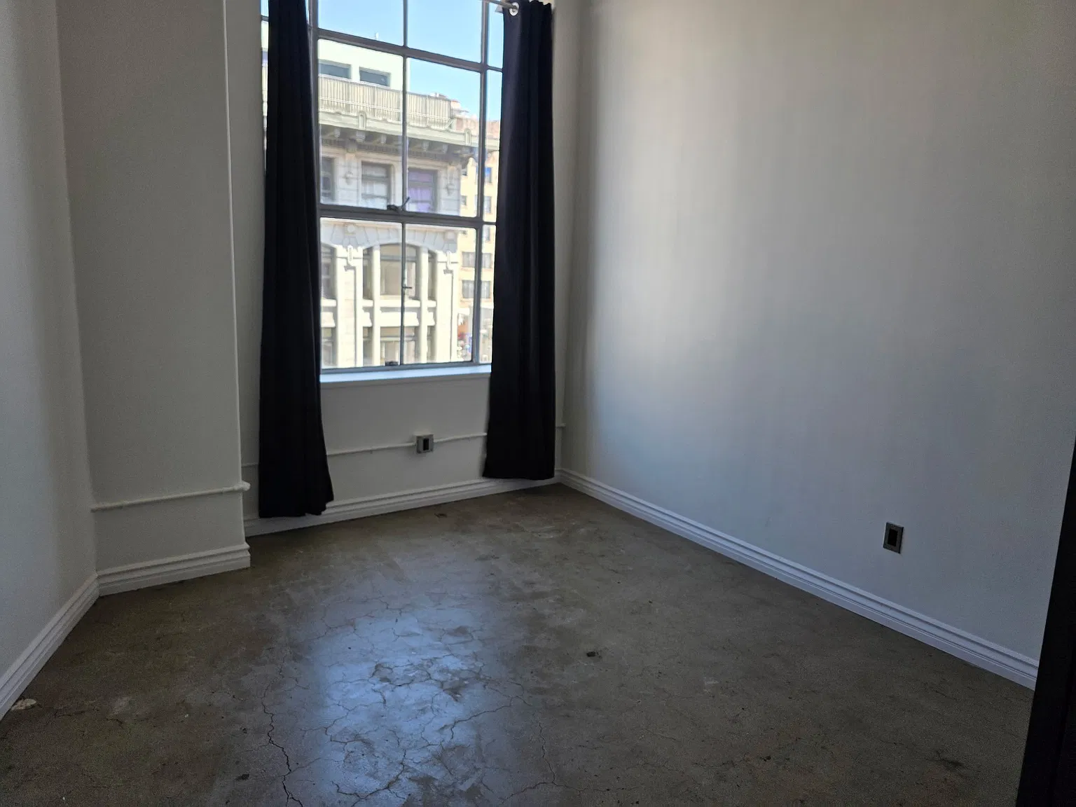 1 bed, 820 sqft, $2,000 — Photo 4