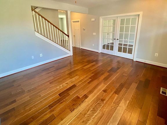 4th image of 33 Hibiscus Ct