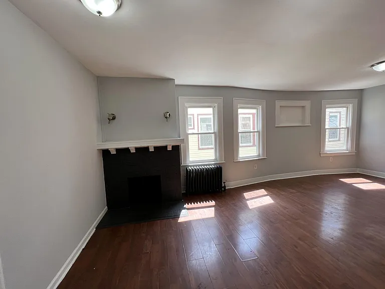 229 Alexander St #2 — Photo 7