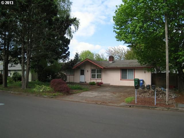 2nd image of 2576 Canterbury St