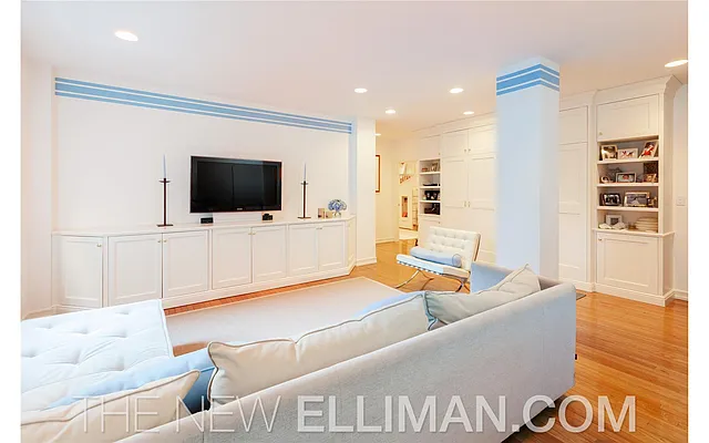 Sold by Douglas Elliman | media 24