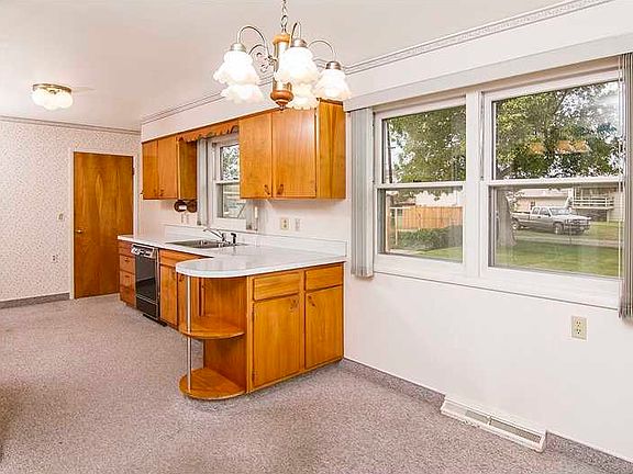 4th image of 4431 Vaughn Ln