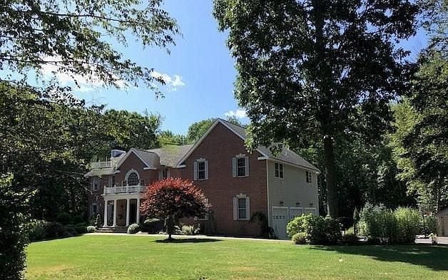 1st image of 3 Bailey Blvd