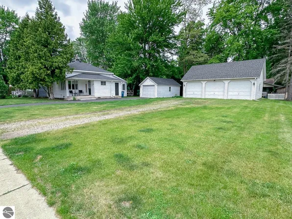 503 E Washington St, Coleman, MI 48618