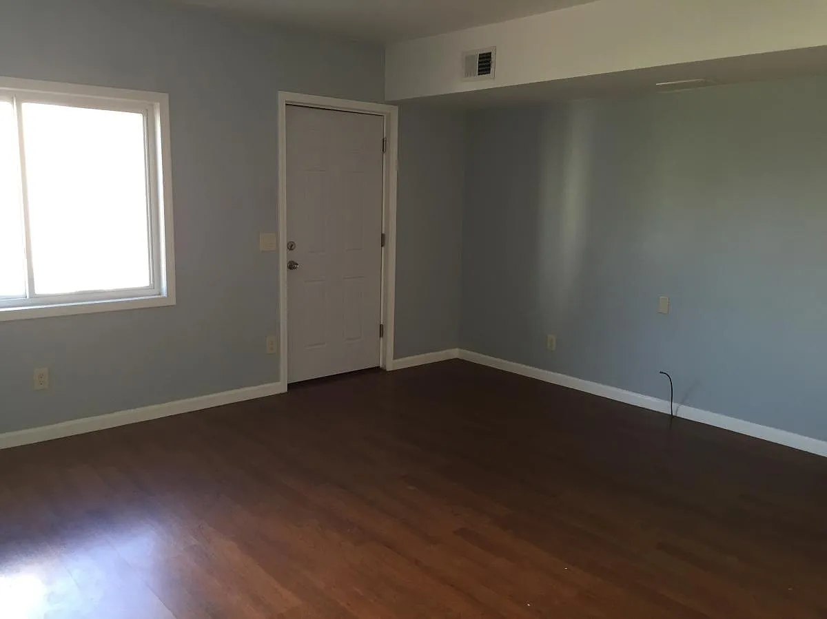 2 bed, $1,400 — Photo 2