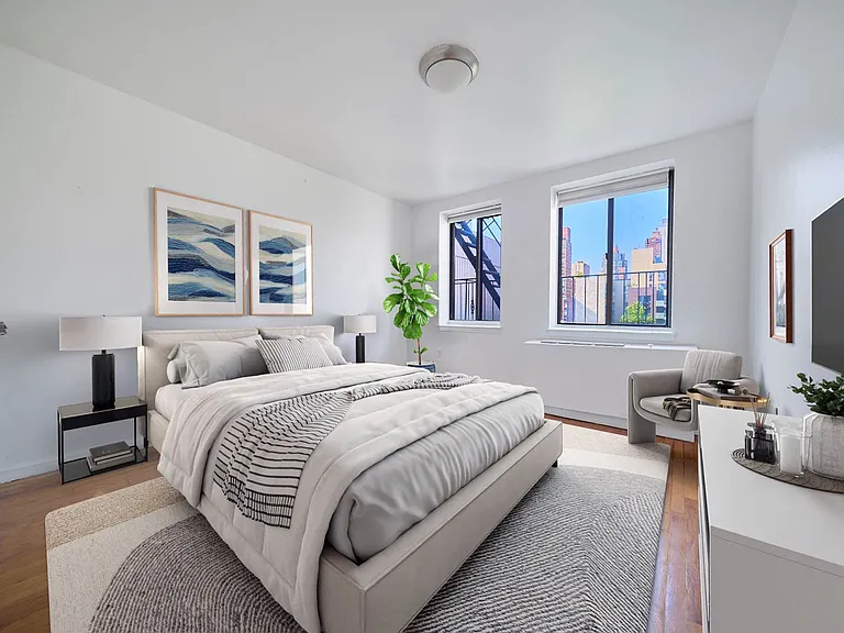 458 W 52nd St #2D — Photo 7