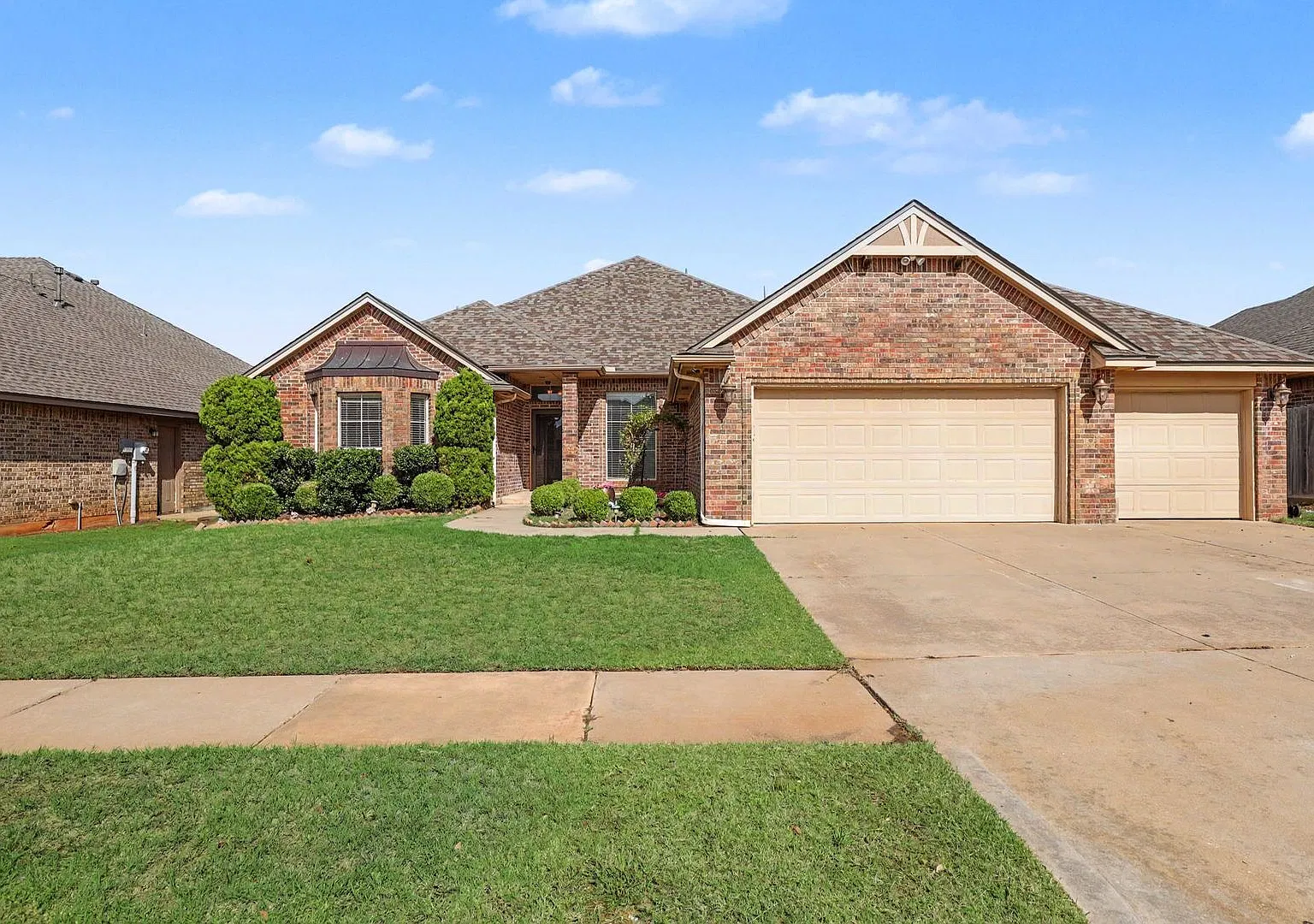 Look at this beautiful home! — Photo 4
