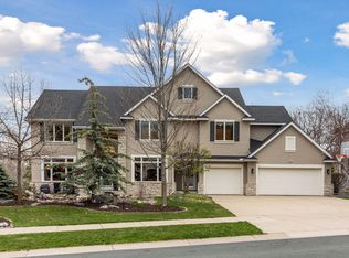 4662 Stonecliffe Dr, Eagan, MN 55122