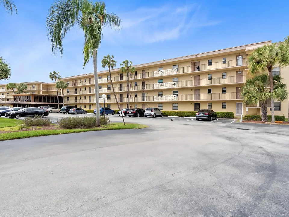 9355 SW 8th St #212