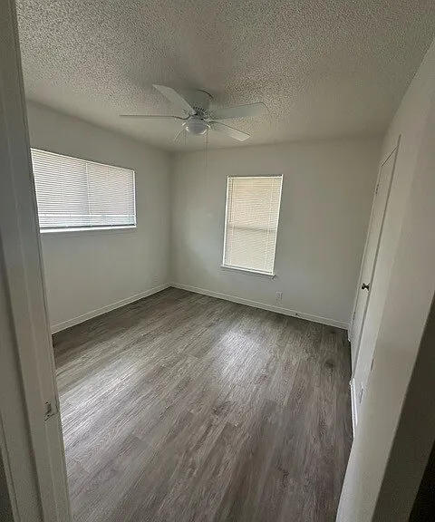 306 Bramble Dr — Photo 3