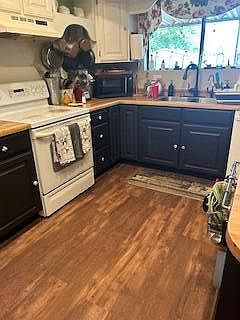 2nd image of 925 Gardenia Cir
