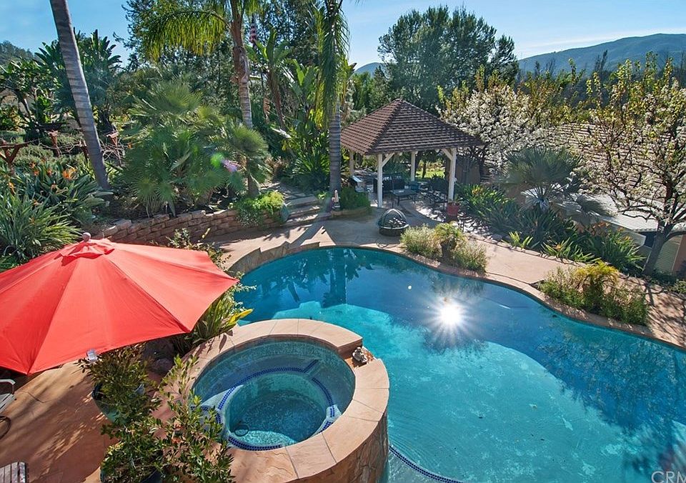 1st image of 1534 Country Club Dr