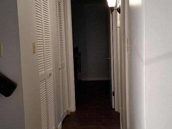 2nd image of 565 Ayrshire Way APT B