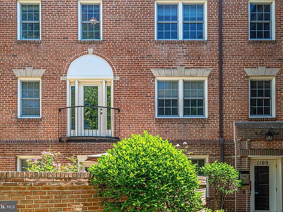 3rd image of 1109 N Pitt St APT 2C